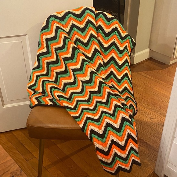 Other - Vintage 70s handmade knitted throw/afghan
Machine washable